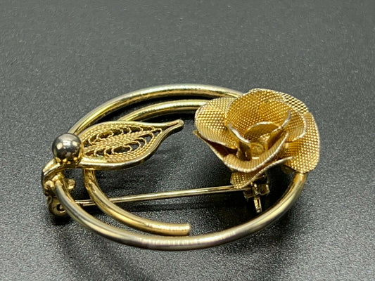 Millésime Sarah Cov. Broche épingle à bouquet tourbillon doré