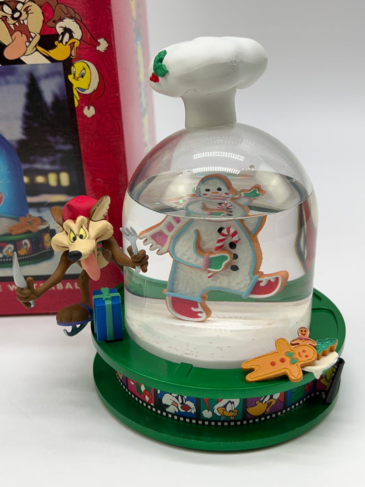 Looney Tunes Figurine Waterfall Wily Coyote 6in