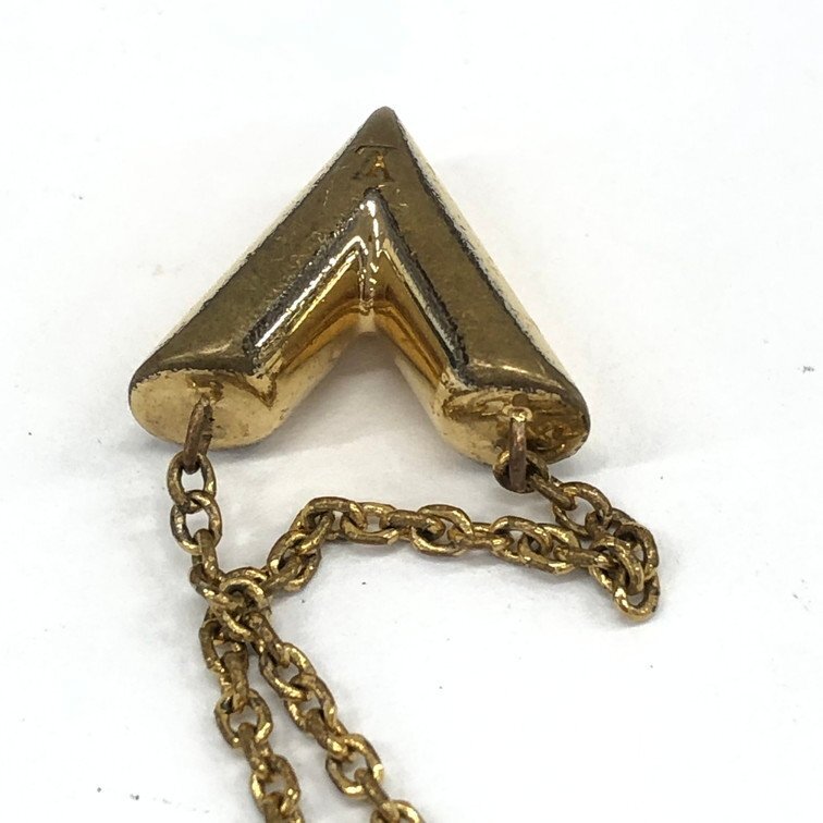 LOUIS VUITTON Essential V Necklace M61083 19in