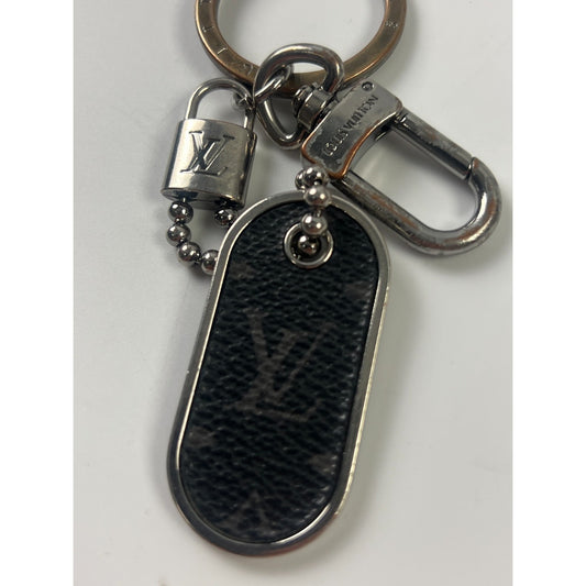 Louis Vuitton Authentic Key Ring/Charm Porte Cle Tab Monogram Eclipse M63618