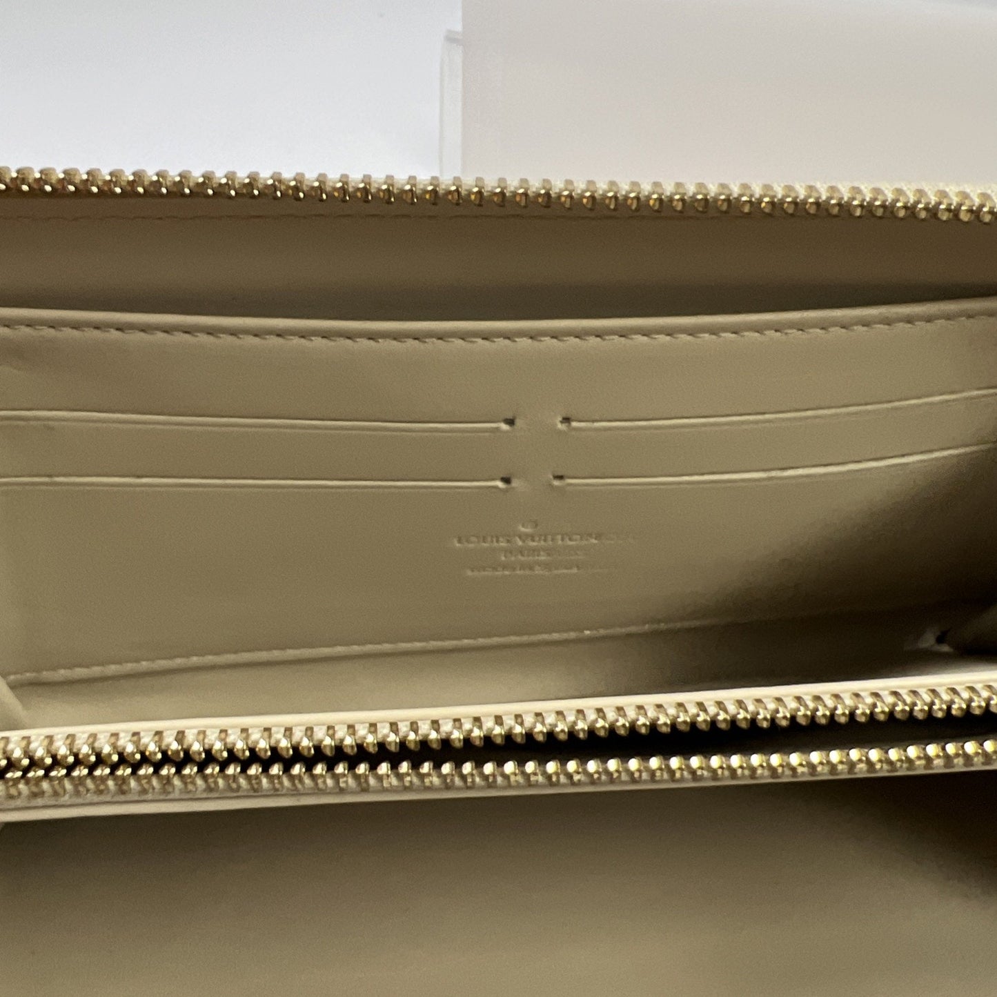 LOUIS VUITTON M91476 Vernis Leopard Zippy Wallet Zip Around Long Wallet Pink