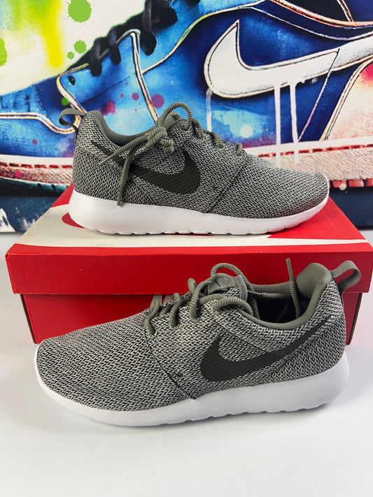 Nike Roshe One GS Shoes (599728-043) US 7Y