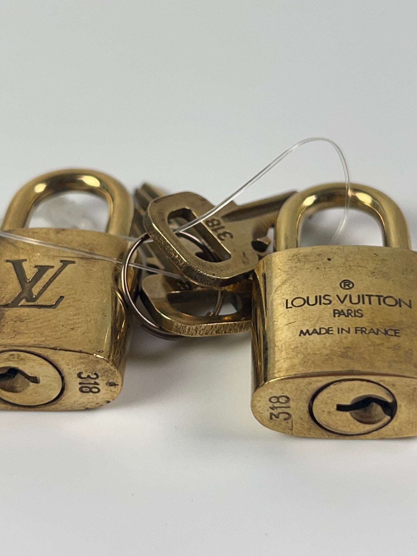 LOUIS VUITTON Set of 2 locks with 3 Keys #318