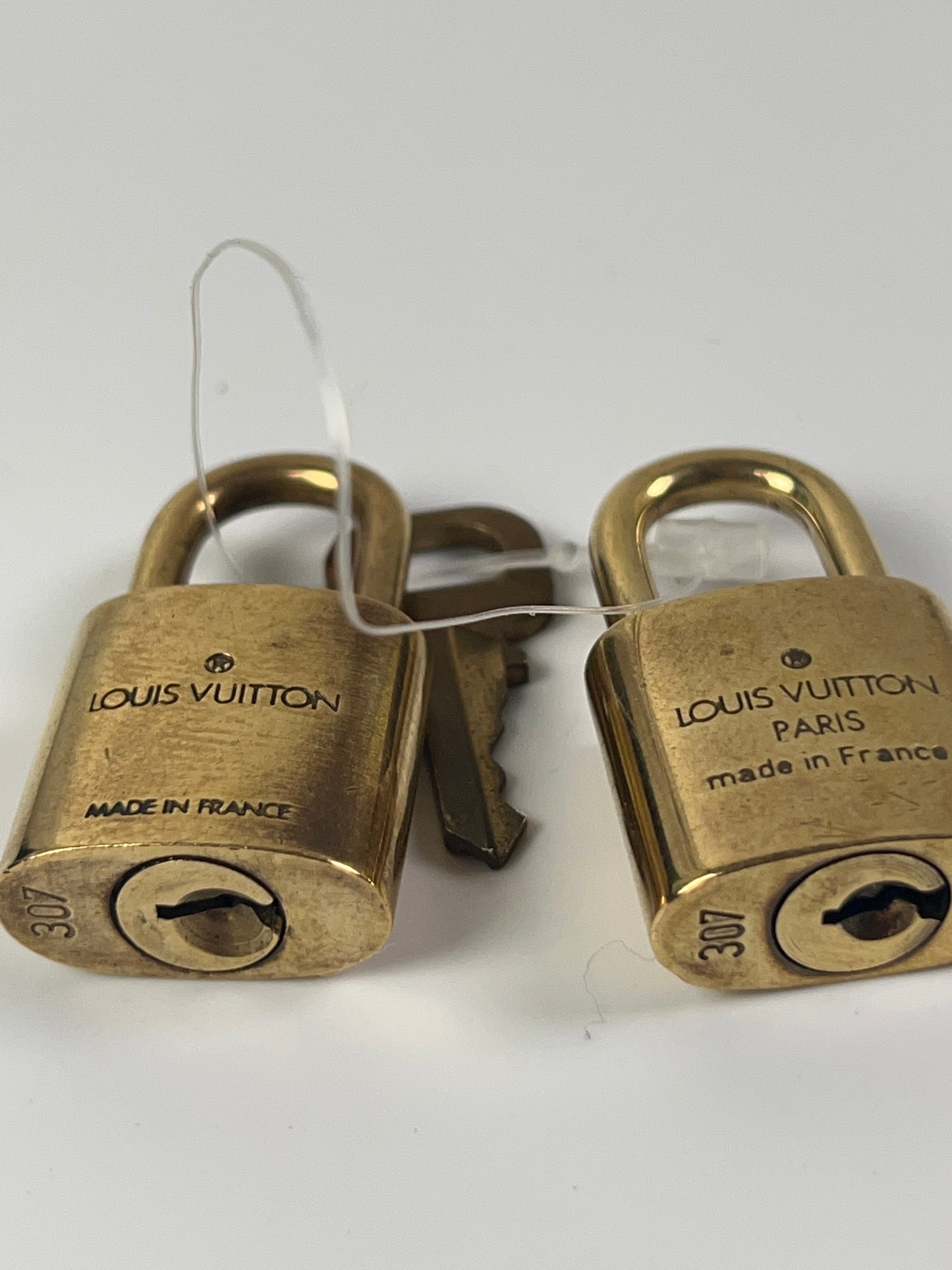 LOUIS VUITTON Set of 2 locks with 3 Keys #318