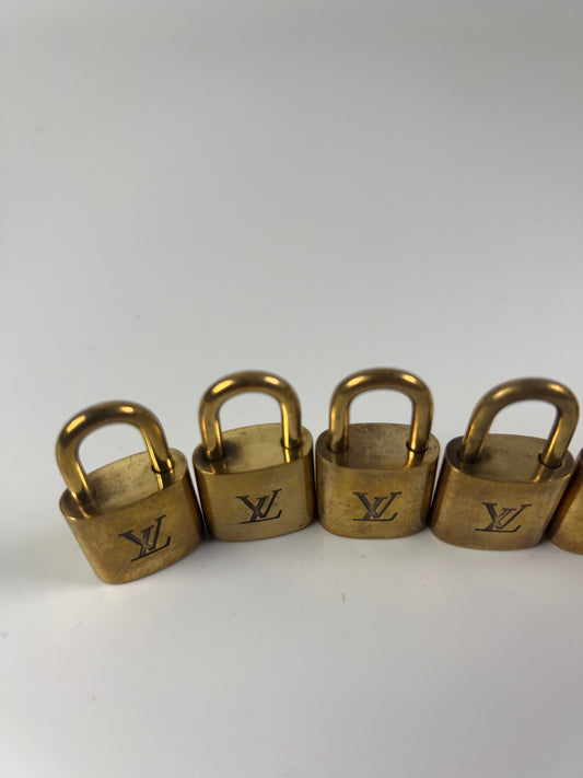 LOUIS VUITTON Locks with No Keys set of 10