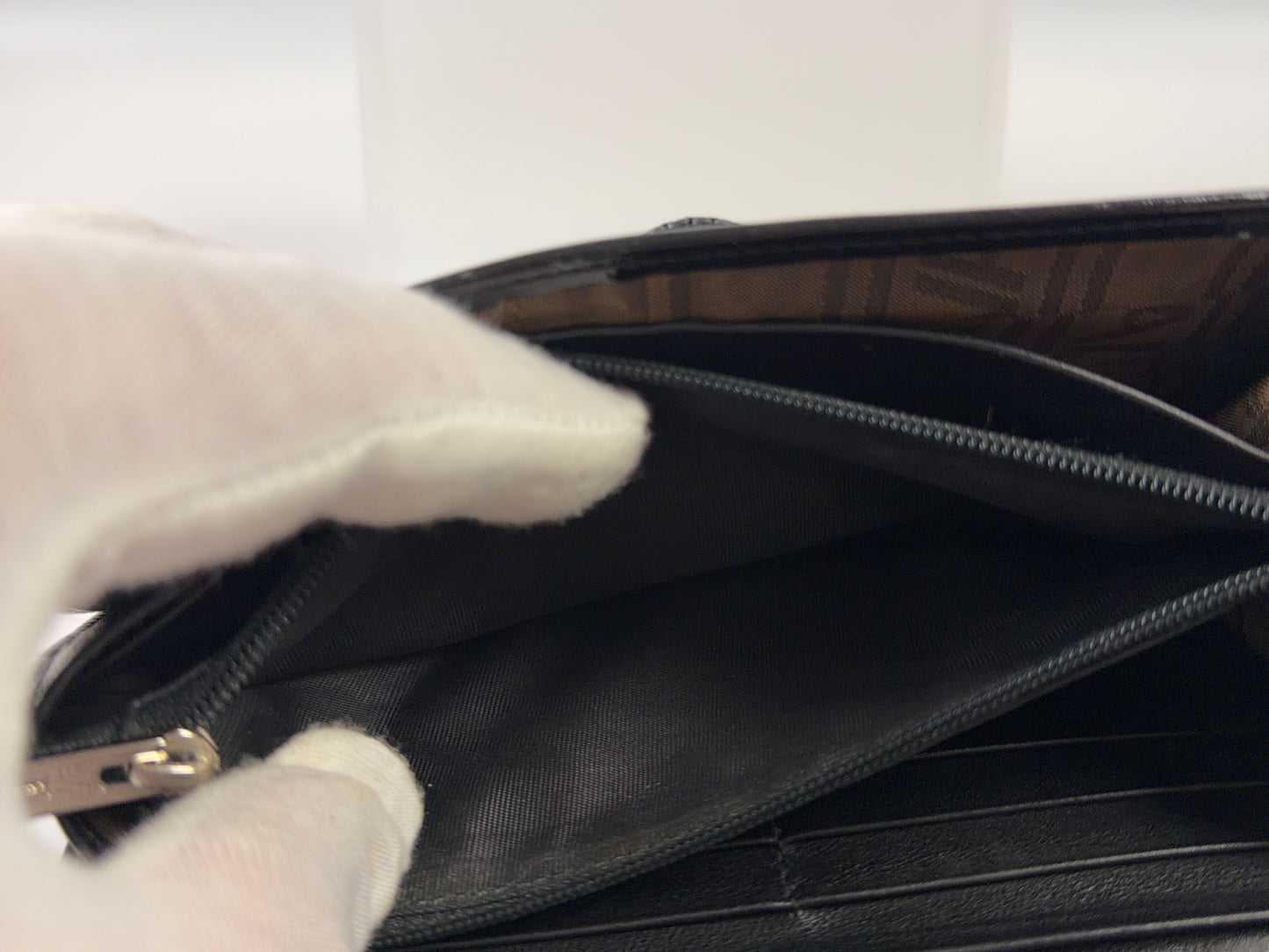 Salvatore Ferragamo Leather Long Wallet Blk