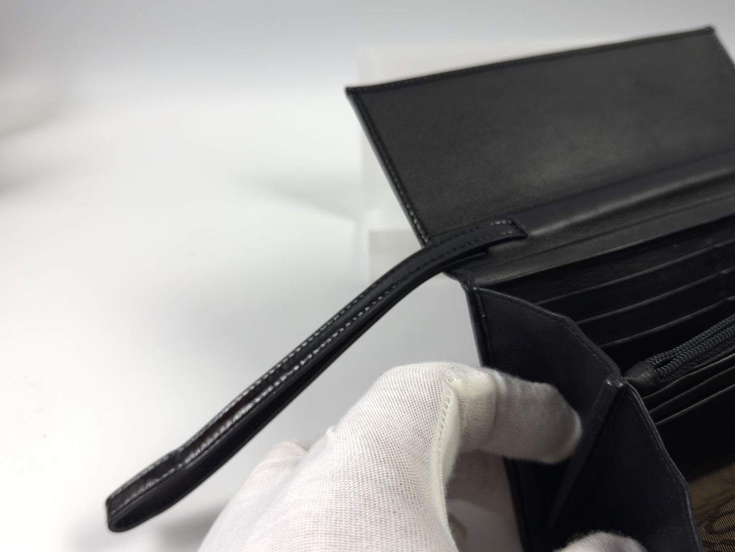 Salvatore Ferragamo Leather Long Wallet Blk