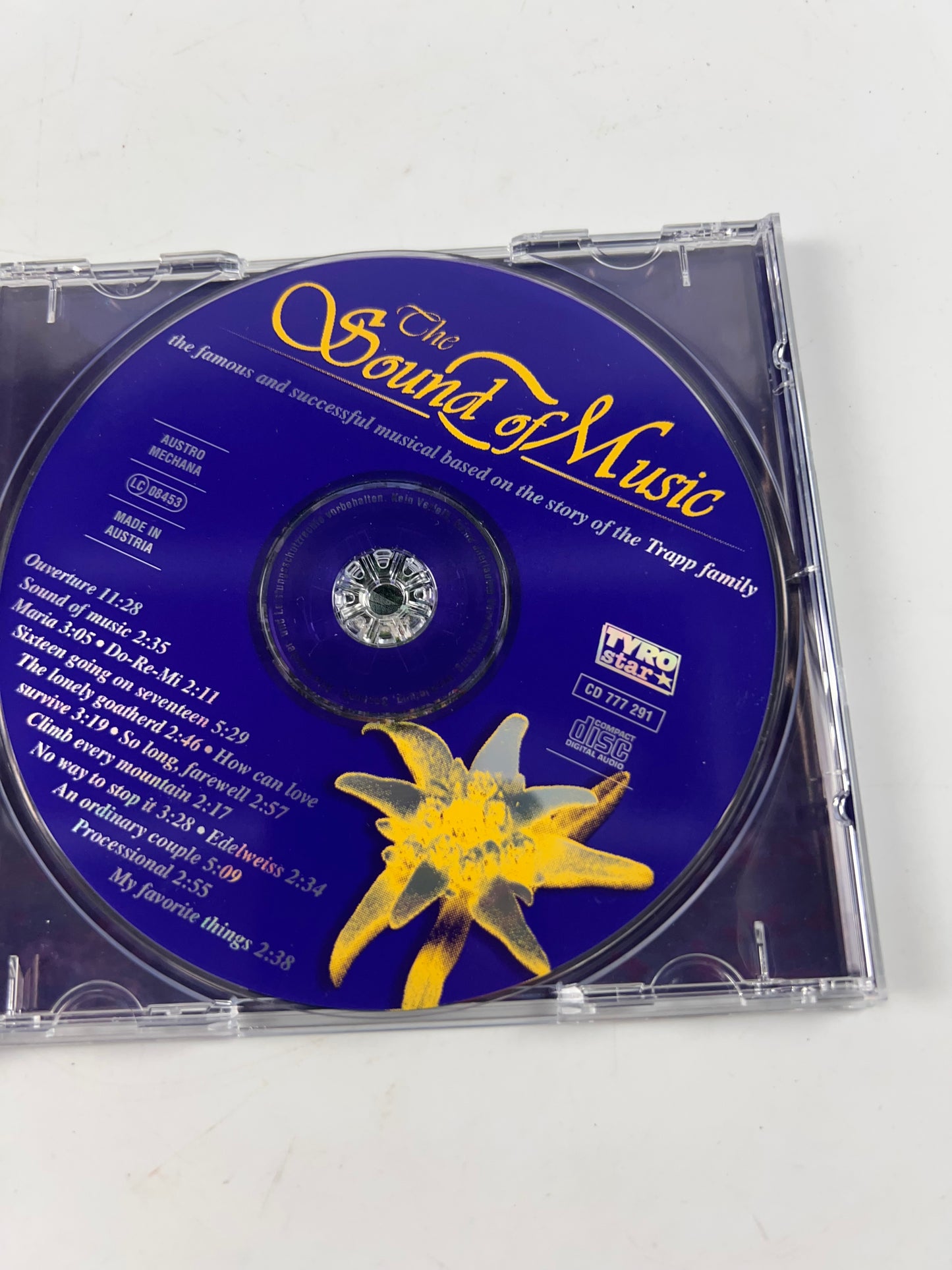 THE SOUND OF MUSIC CD - BASED ON THE STORY OF THE TRAPP FAMILY!