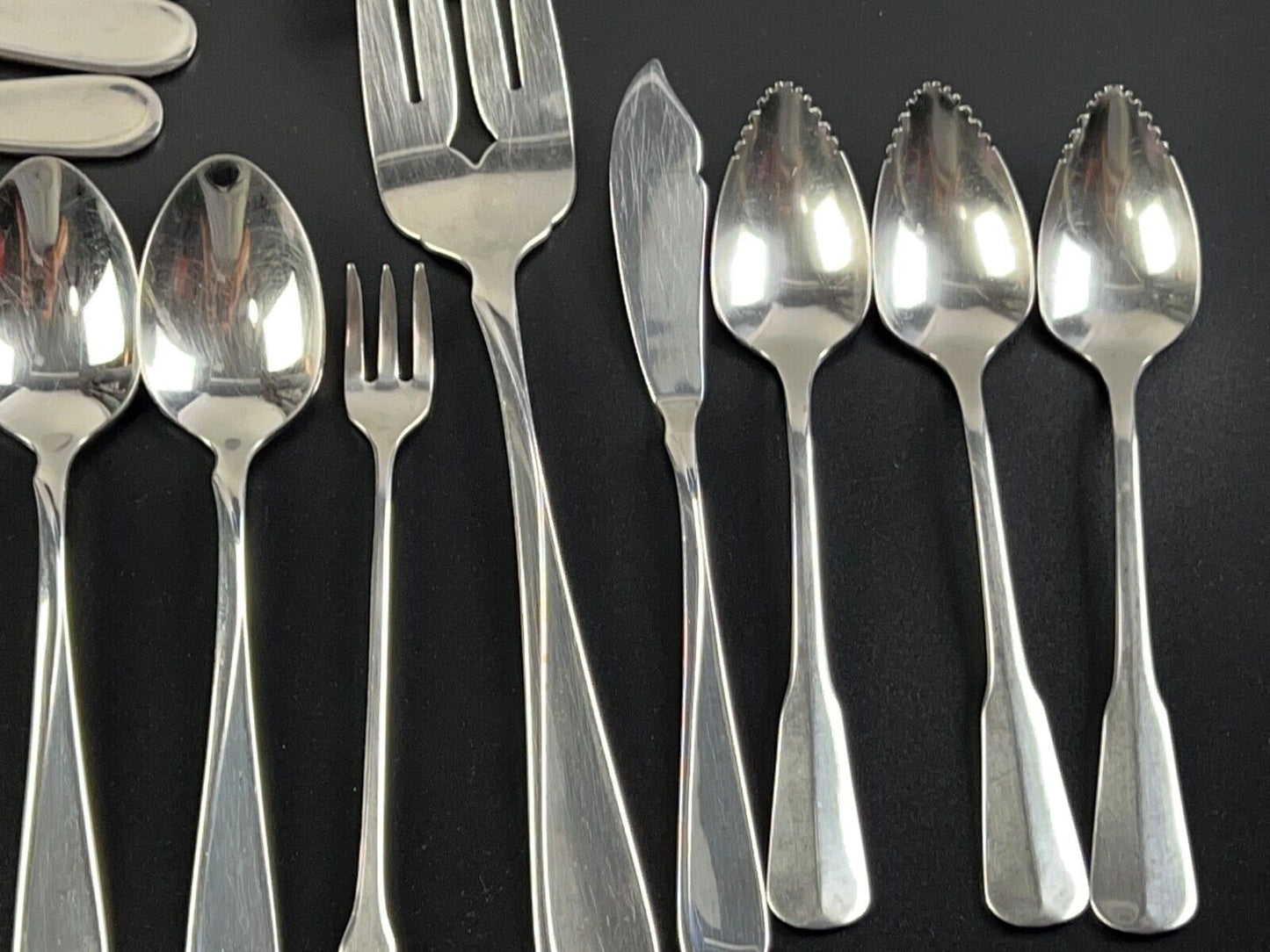 Oneida Distinction Deluxe Stainless HH Mixed Lot of 24 Spoons, Teaspoons, Forks - Flatware Set