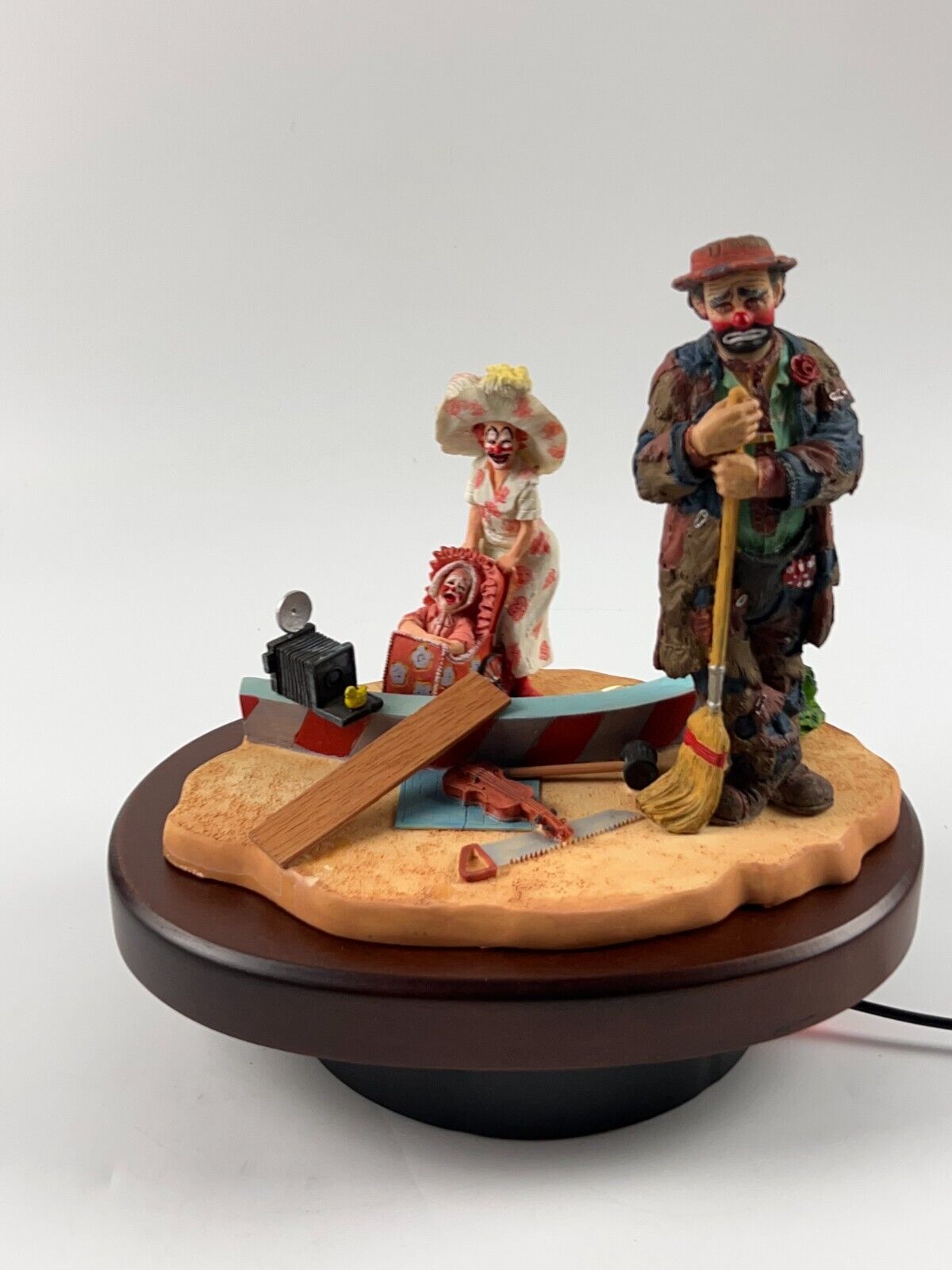 Emmett Kelly Figurine, "In The Spotlight" Stanton Arts - #15302 Limited Edition