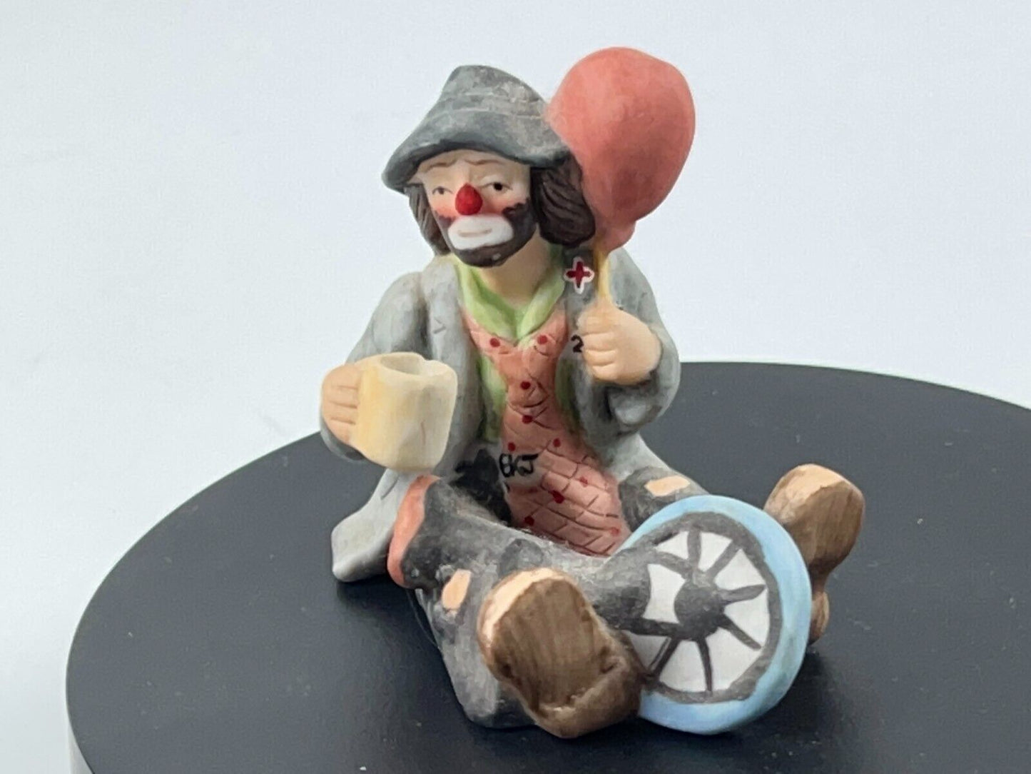 Emmett Kelly Jr clown Unicycle mug red balloon EKJ collection figurine