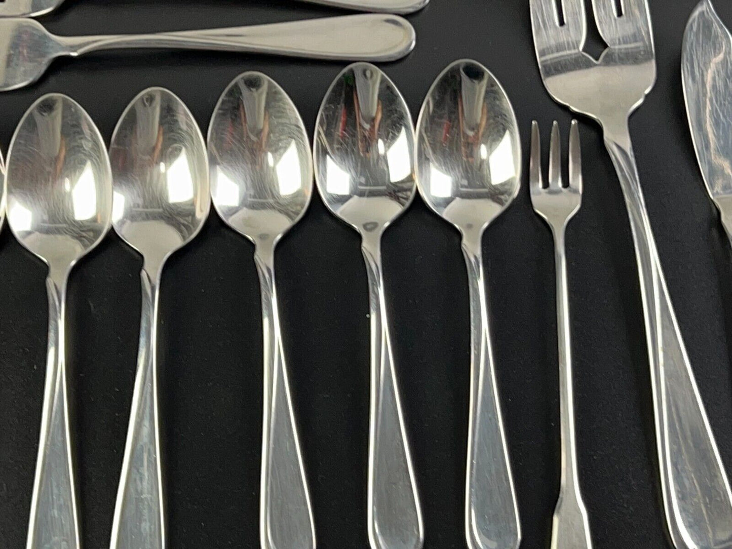 Oneida Distinction Deluxe Stainless HH Mixed Lot of 24 Spoons, Teaspoons, Forks - Flatware Set