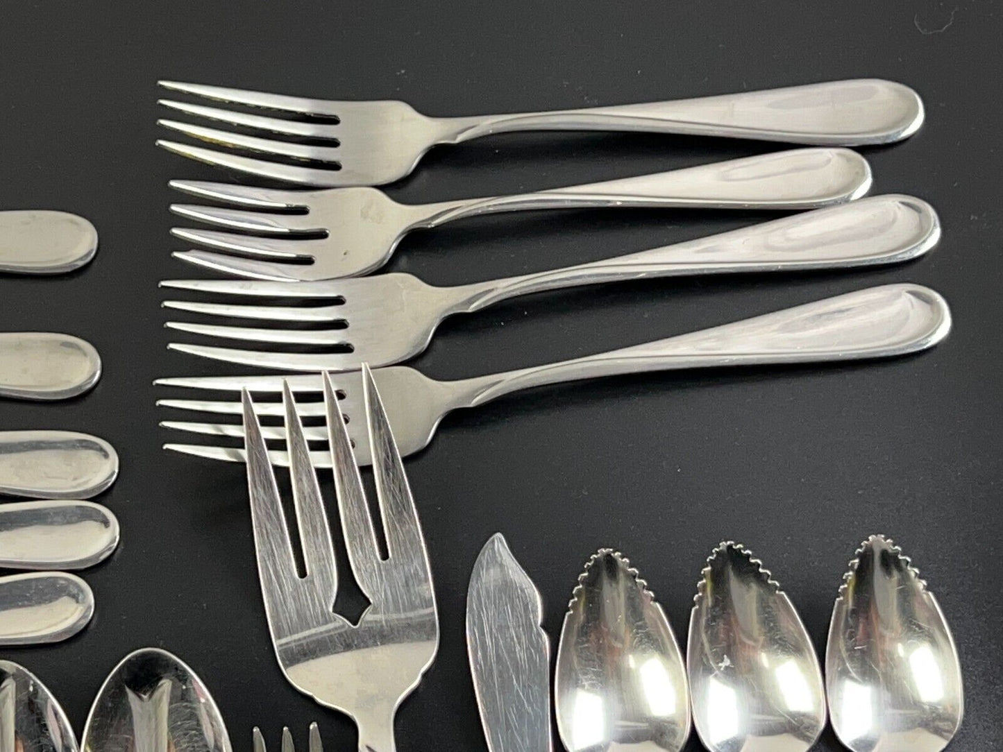 Oneida Distinction Deluxe Stainless HH Mixed Lot of 24 Spoons, Teaspoons, Forks - Flatware Set