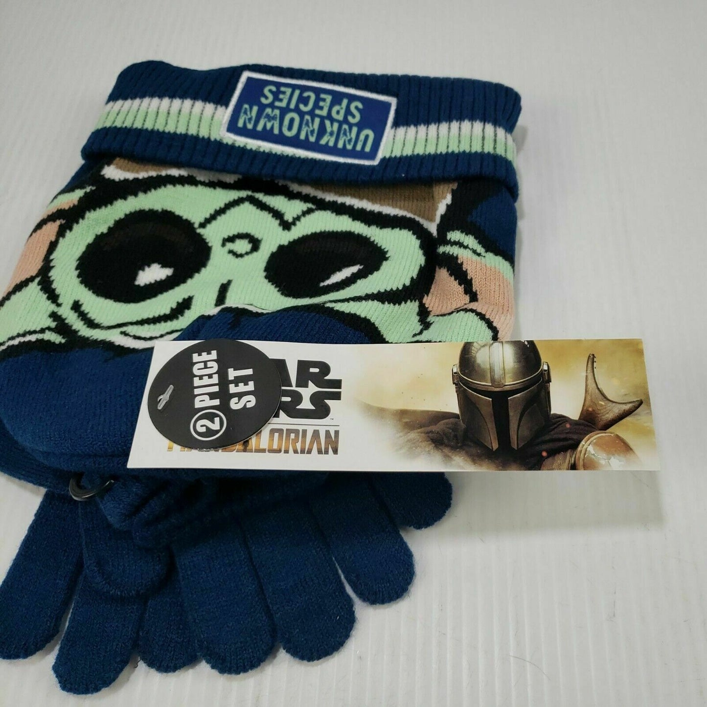 Star Wars Disney The Child Unknow Species Beanie and Gloves 2 piece set.