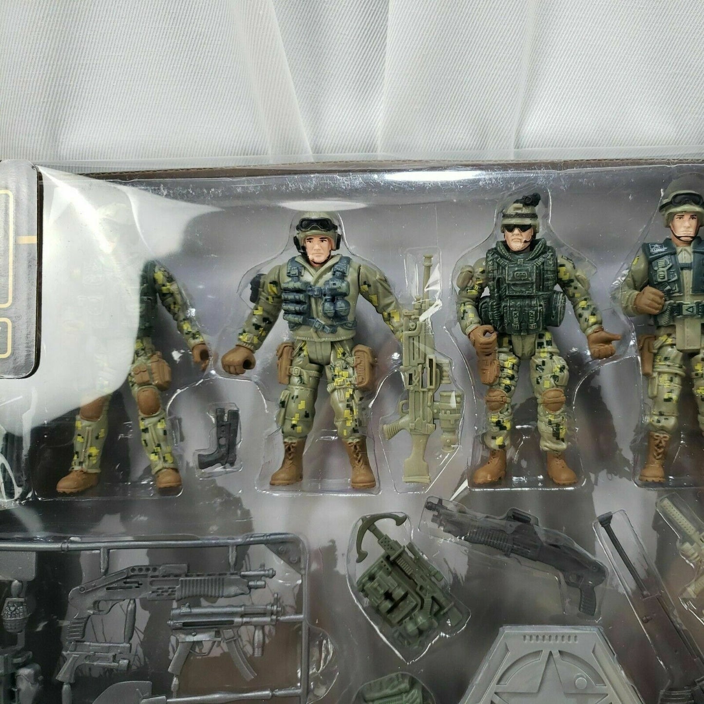 U.S. ARMY SOLDIERS 4 Figures, Equipment & Weapons Excite Licensed Product HTF